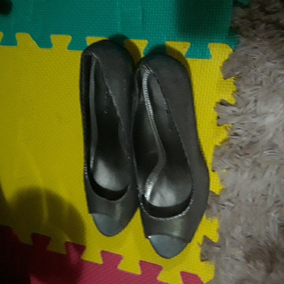 Metallic Bandolino Pumps - Picture 4 of 8